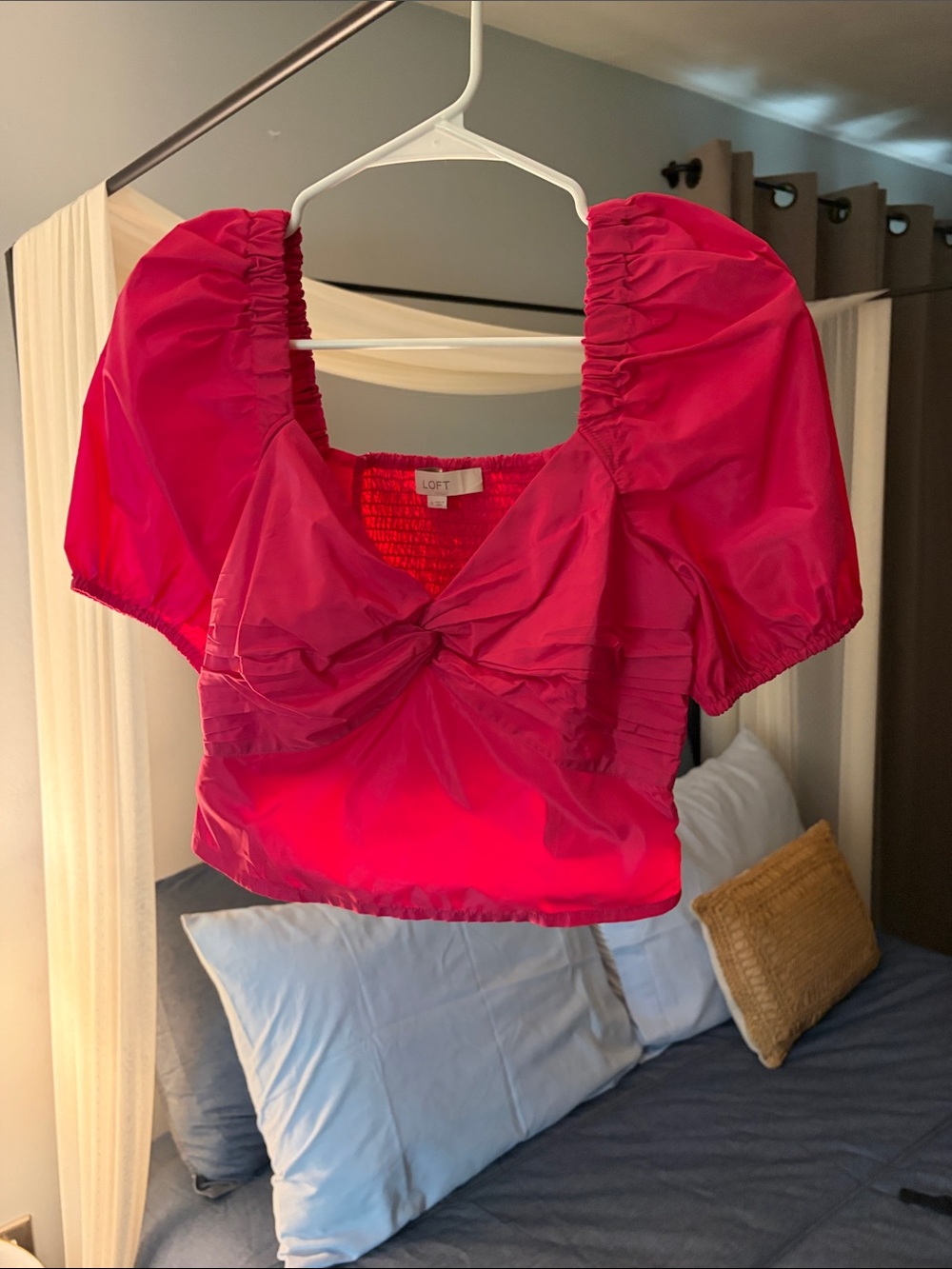 LOFT Fuchsia Puff Sleeve Cropped Blouse